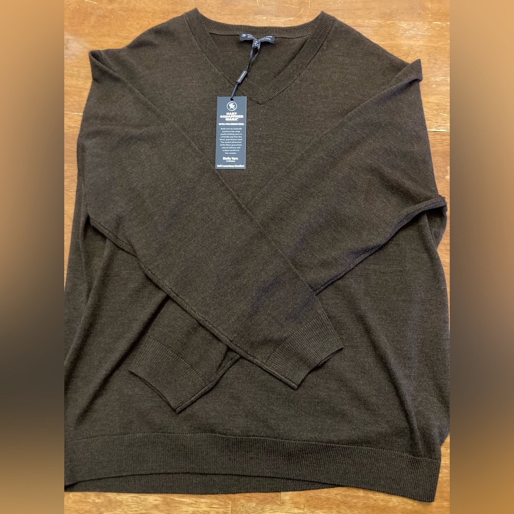 Hart Schaffner Marx, extra fine, merino wool V-neck sweater, brown XL, NWT